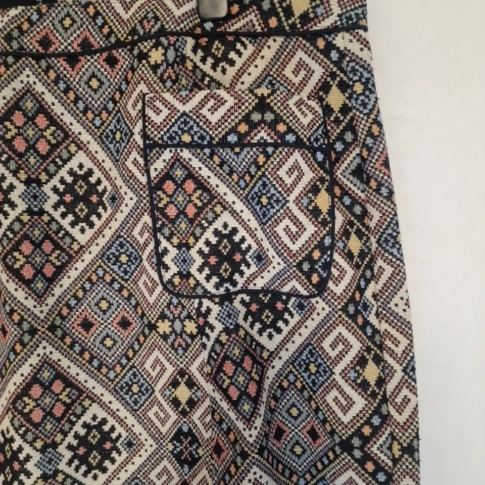 NEW Monsoon multicoloured aztec jacquard print skirt with pockets - Size 22 - Image 2 of 4