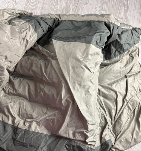 Abrigo Cabelas Premier Plumón de Ganso Norte Reversible Rojo/Gris 2XL Alto - Imagen 8 de 10