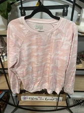 Lucky brand women’s crewneck sweatshirt lg pink camo long sleeves