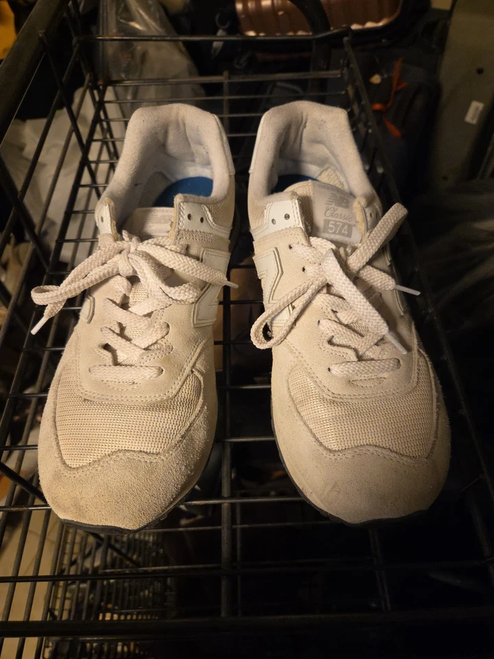 New Balance 574 Crema/Blanco Talla 9.5 Hombre Foto 4 de 4