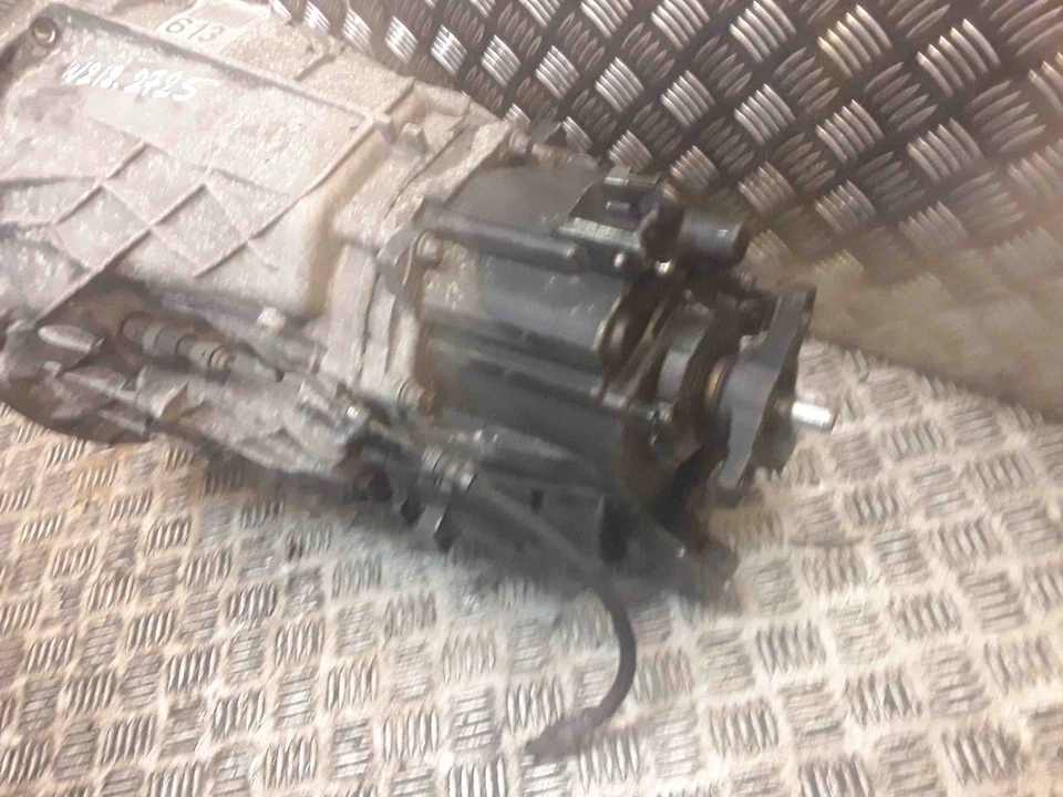 Mercedes-Benz E 200 CDI W212 Manual Transmission 716.656 2.1 Diesel 100 kW - Image 2 of 3