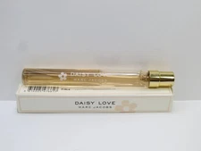 MARC JACOBS DAISY LOVE EAU DE TOILETTE SPRAY 0.33 OZ BOXED