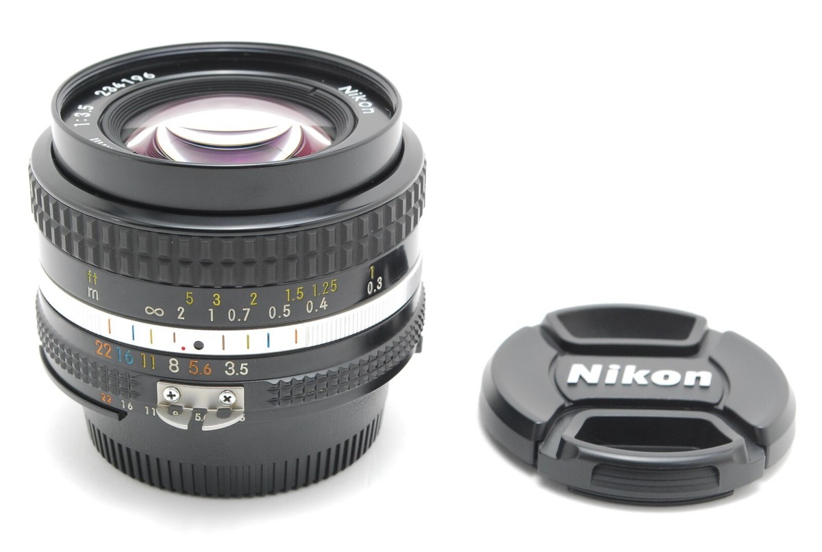 Mint] Nikon NIKKOR 20mm f/3.5 Ai-s MF Wide Angle Lens From Japan