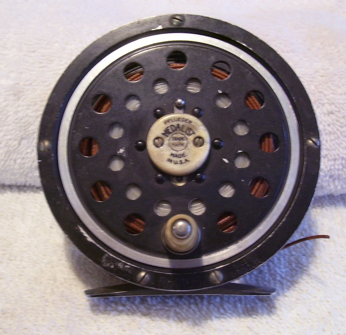 Moulinet Monarch Ice Pflueger | Blackburn chasse et pêche - Pronature
