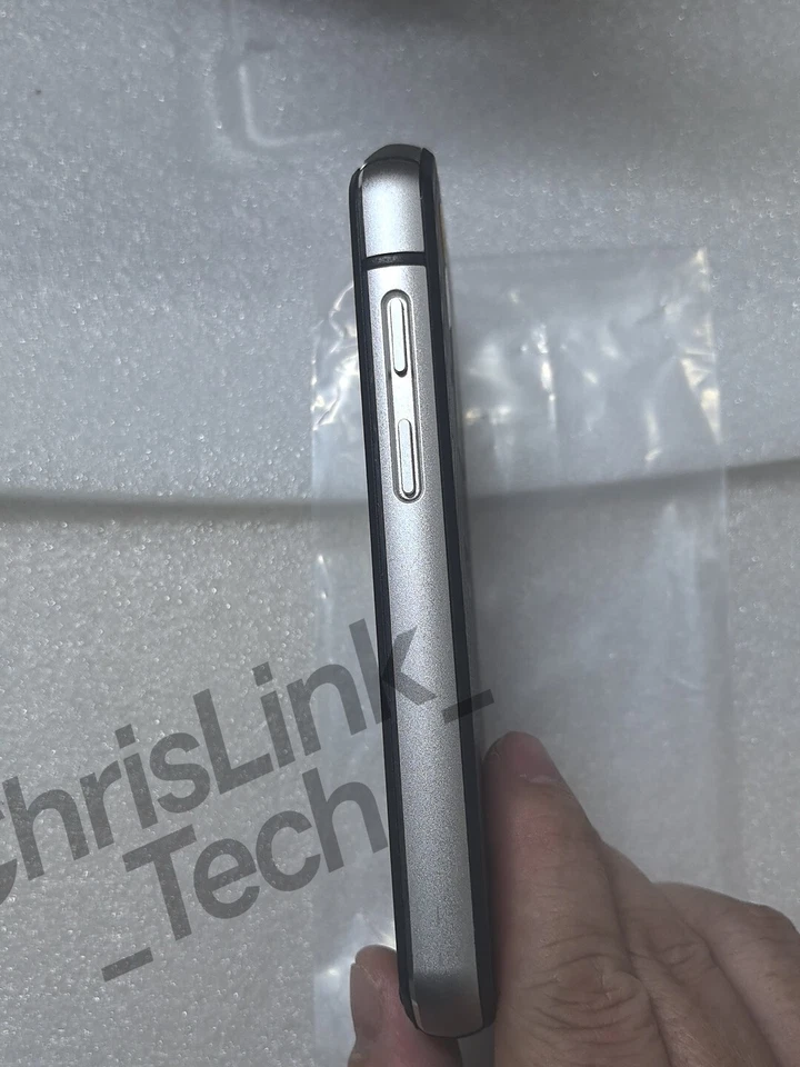 CAT S60 Rugged Waterproof 32GB Smartphone with Integrated FLIR Thermal Camera - Image 4 of 4