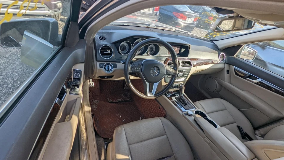 Б/у стекло панели крыши подходит: 2013 Mercedes-Benz Mercedes C-класса 204 типа C250 Sd - Изображение 4 из 4