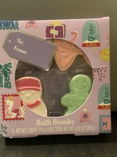 Gift set of 4 Christmas Bath Bombs- Vanilla Coconut Scented- Christmas Themed