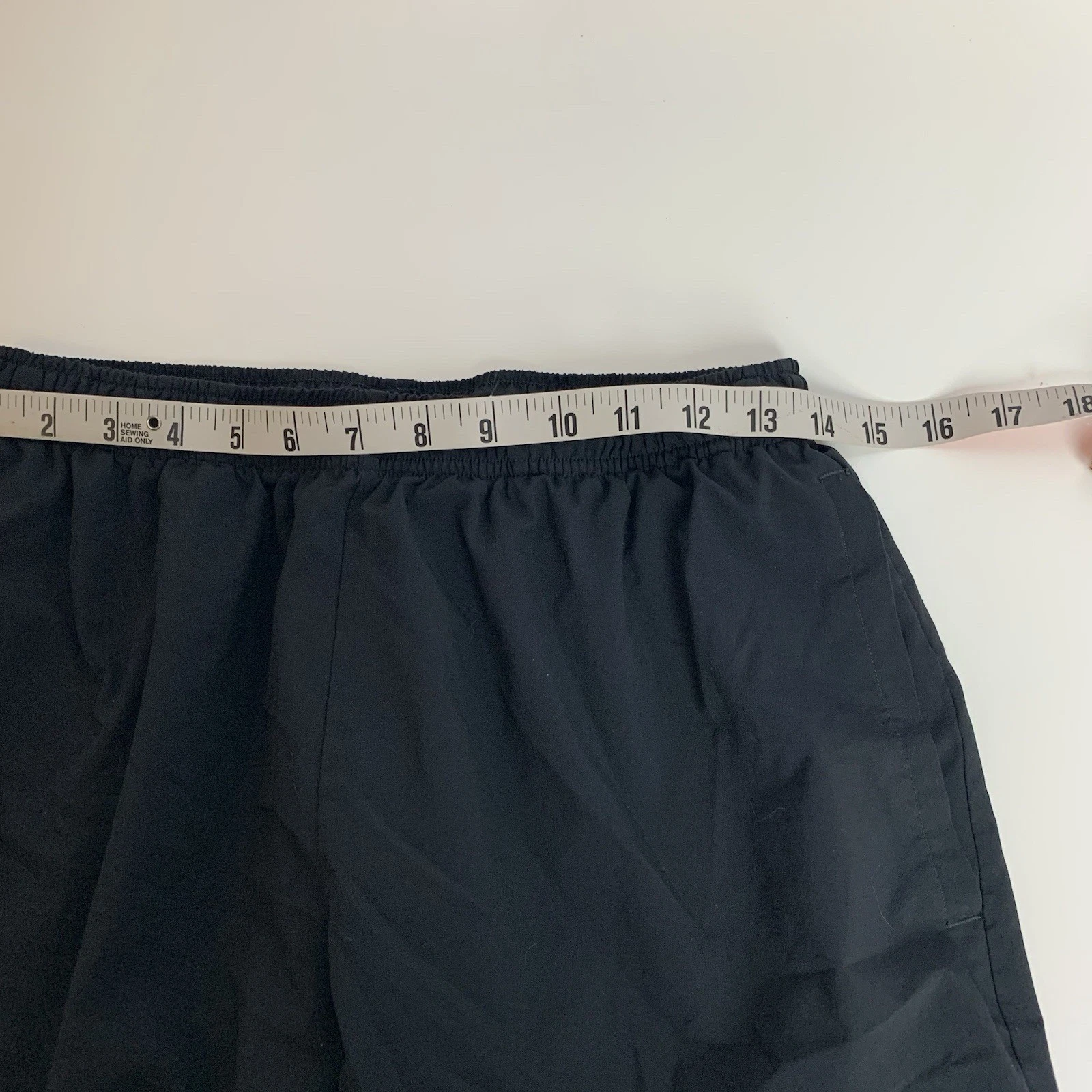 gymshark training loose fit crest logo pre owned shorts