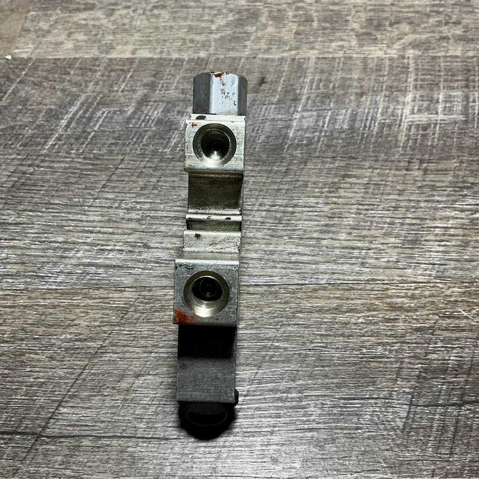 Geo Tracker/ Suzuki Sidekick Brake Distribution Block Proportion - Image 2 of 4