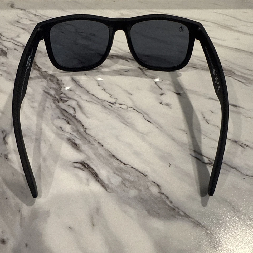 Gafas de sol para adultos 2024 Disney Parks Marvel Avengers Superhéroes Foto 4 de 4