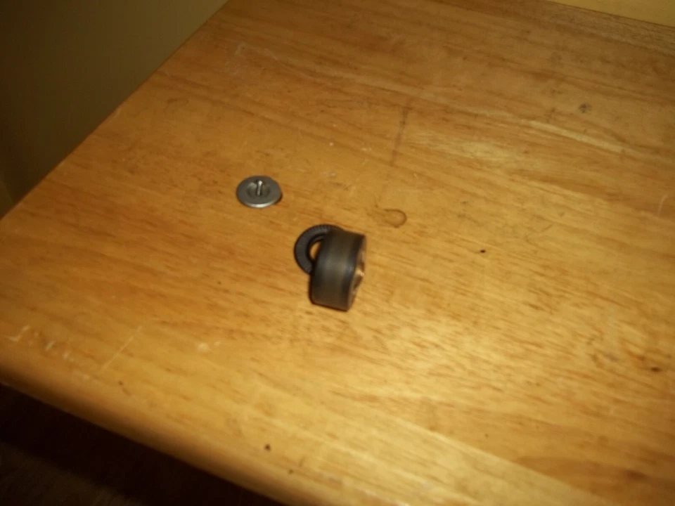 Rodillo y tapa de pellizco carrete a carrete Sony TC-200 de colección Foto 2 de 2