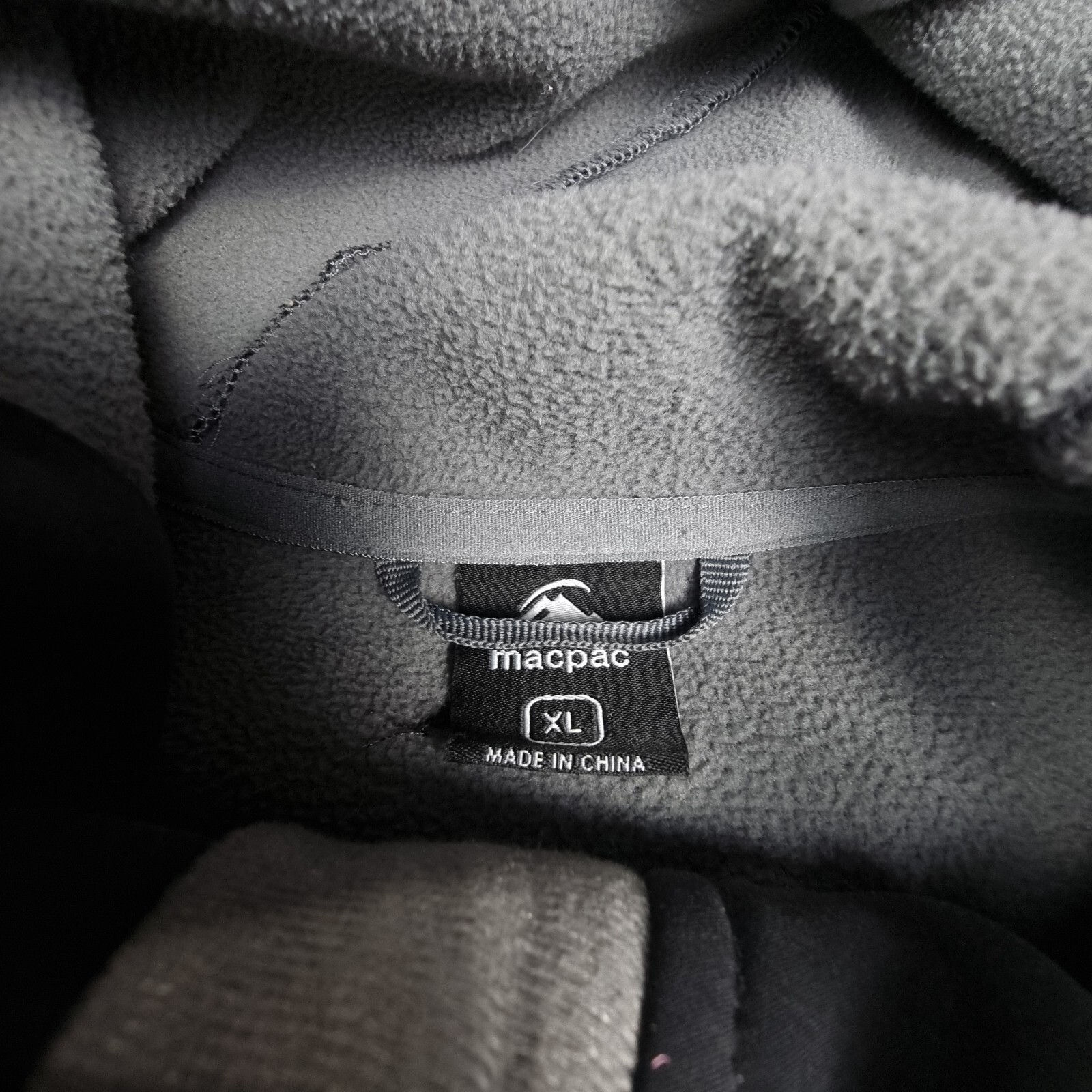 Macpac Jacket Mens XLARGE black track puffer windbreaker softshell Size XL eBay