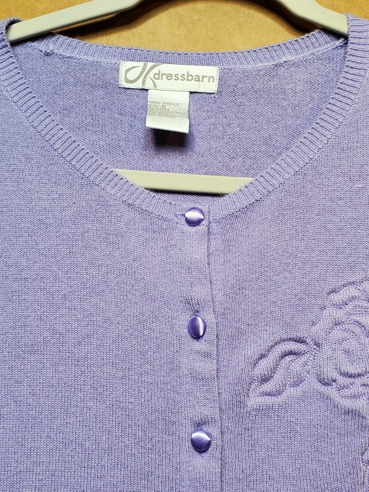 Cárdigan suéter Dressbarn para mujer talla 8 púrpura manga larga bordado con botones Foto 2 de 4