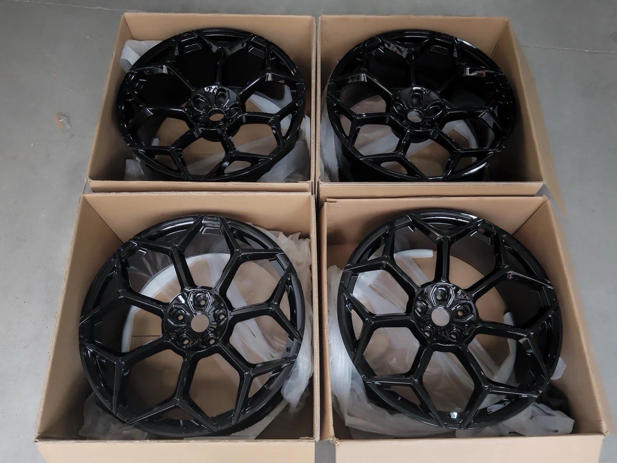 23 Lamborghini URUS RIMS FRONT OEM GENUINE 2023 PERFORMANTE WHEELS STOCK Black