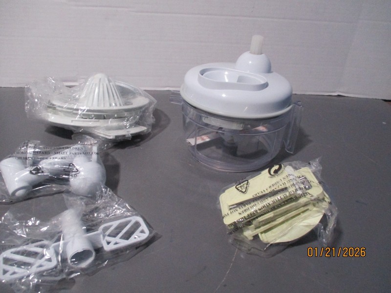 UNBRANDED HAND TURNED CHOPPER - BLENDER - SLICER - MIXER