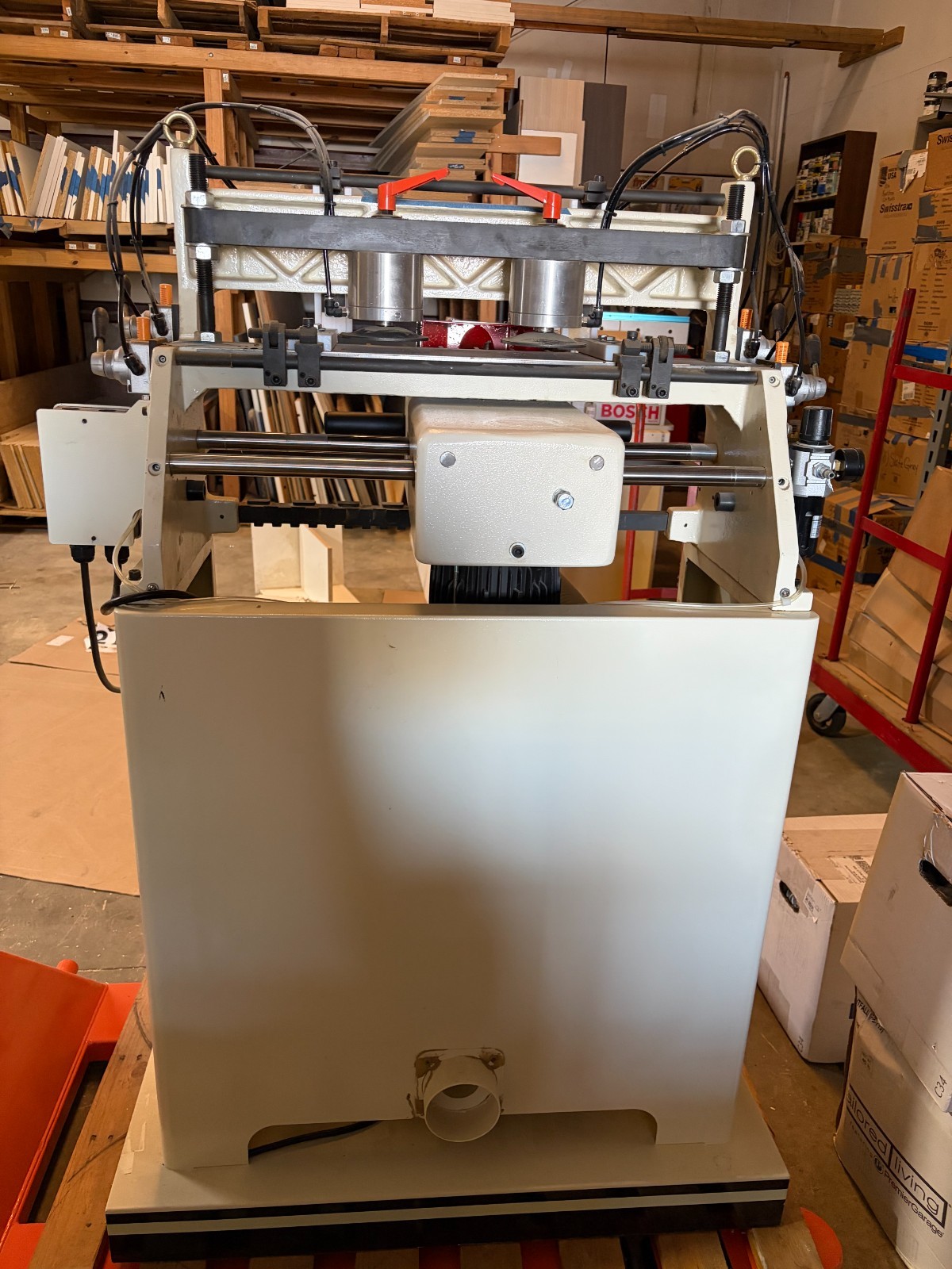 Shop Fox W1805 16-1/2" Ergonomic Dovetail Machine w/ Pneumatic Clamps