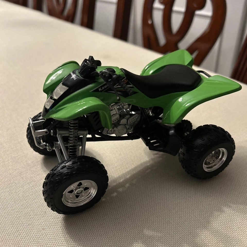 New Ray Toys Model - 1:12 Scale ATV/Quad - Kawasaki KFX450 - Green - Image 2 of 4