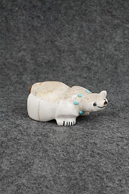 Bear Zuni Fetish Carving - Claudia Peina
