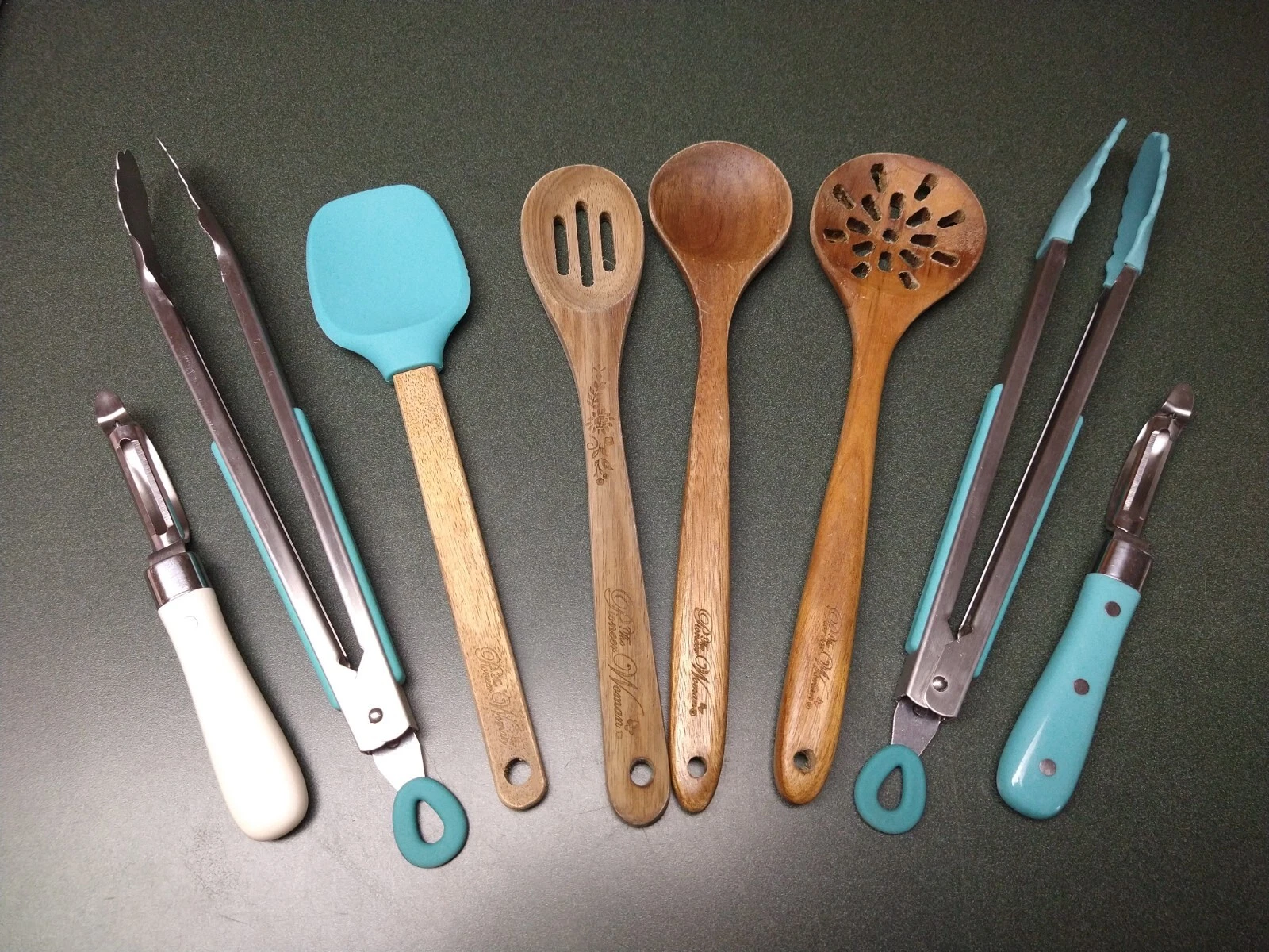 9 Piece Pioneer Woman Cooking Utensils silicone spatulas Peelers Wooden Spoons
Opens in a new window