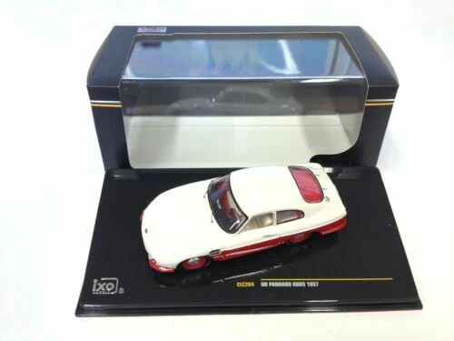 Voitures miniatures 1:43 Panhard