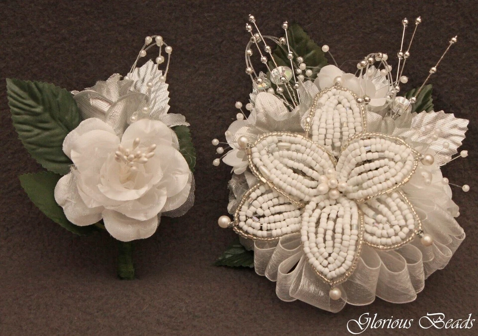 Ramillete Plata Cuentas Lirio Seda Rosas, Cuentas Estrás. Opción Boutonniere Foto 4 de 4