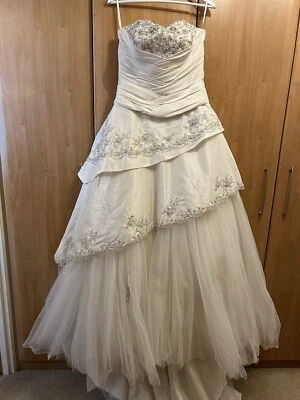 wedding dress size 12 - Image 1 of 4