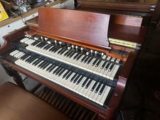 Hammond B3 Organ and Leslie 122 Speaker, pedals and bench in Mahogany