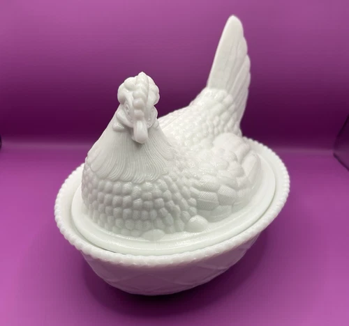 Vintage Large Westmoreland 7 ” Milk Glass Hen On Nest Split Tail HON Farm House