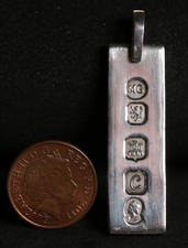 1977 SILVER JUBILEE FEATURE HALLMARK  INGOT PENDANT, 16.1g/HALF TROY OUNCE