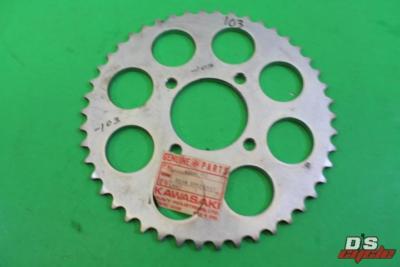 R様 Kawasaki NOS NEW 42041-103 Rear Sprocket 46T S1 KH KH250