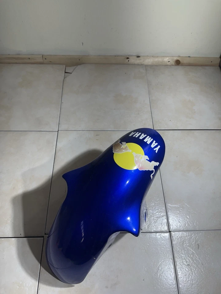 1998-2001 Yamaha R1 First Generation Redbull Wheel Cover Faring - Image 3 of 4