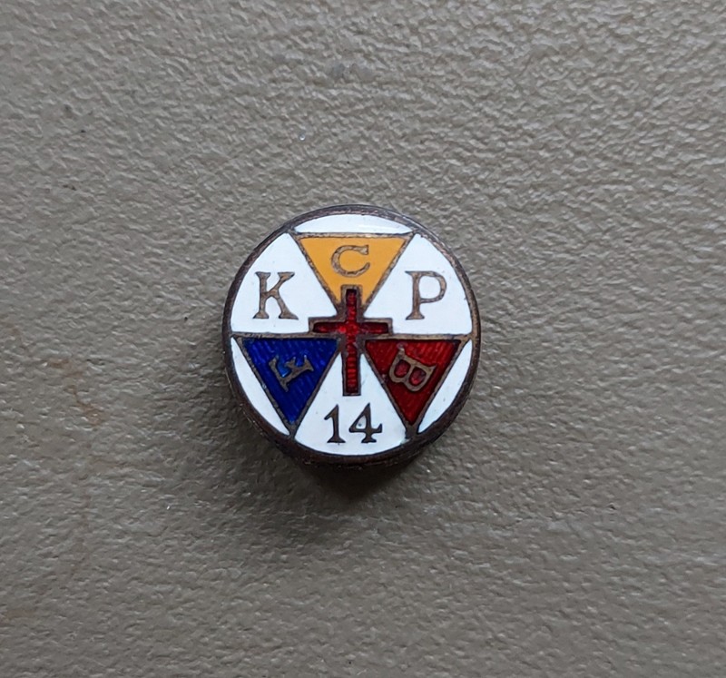 Antique FCB Knights Of Pythias Enamel Lapel Pin Screwback 10K Fraternal