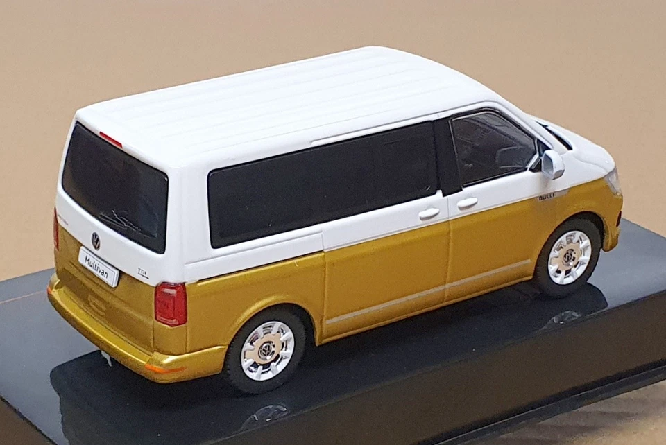 Ixo Models 1/43 Scale CLC351N - 2017 VW Volkswagen Multivan - White/Gold — 第 2/4 张图片