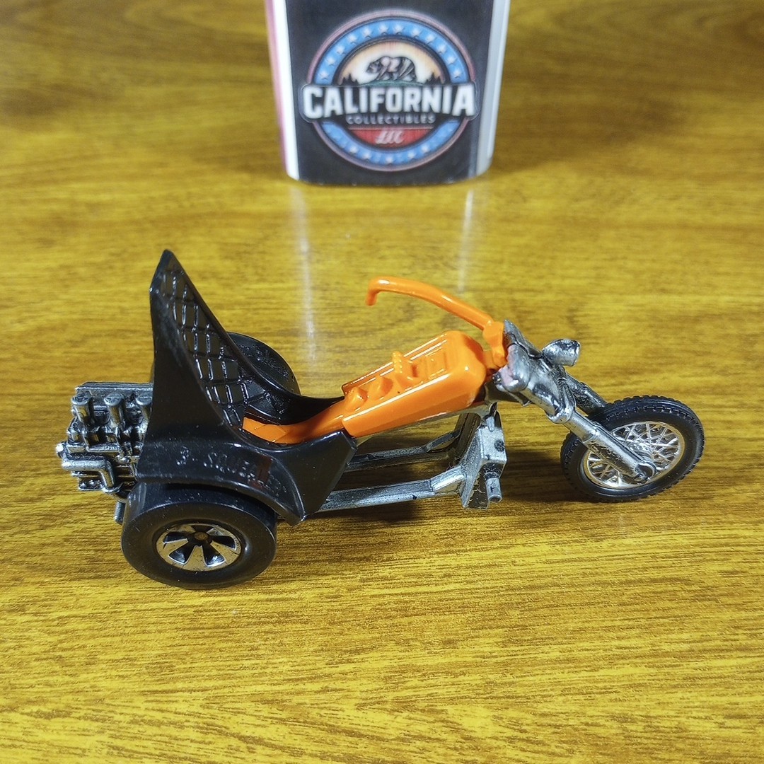 Hot Wheels Vintage RRRumblers 3-Squealer Black Orange Hong