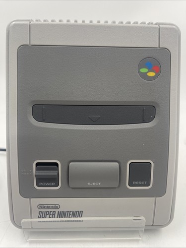 Nintendo Super NES Classic Edition Mini Home Console - 2 controller + cavi - Foto 2 di 3