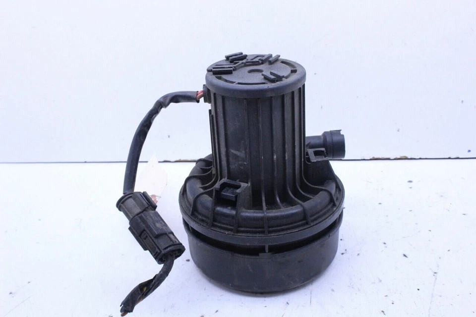 Bomba de inyección de aire BMW Z4 M54 2003-2005 OEM usada Foto 3 de 4