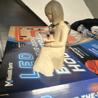 Willow Tree Girl Reading Figurine Resin Beige Traditional Collectible