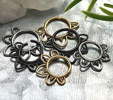 1pc Solid Titanium Filigree Hearts Hinged Segment Ring Helix Cartilage Clicker