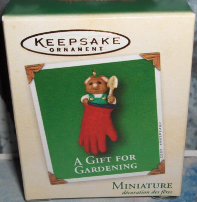 A Gift For Gardening`2002`Miniature-A Mouse Is Very Talented,Hallmark Ornament
