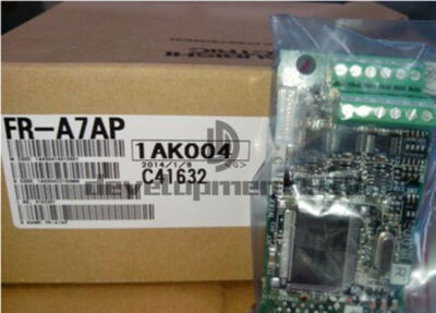1PCS Neu MITSUBISHI Frequenz Konverter FR-A7AP FRA7AP