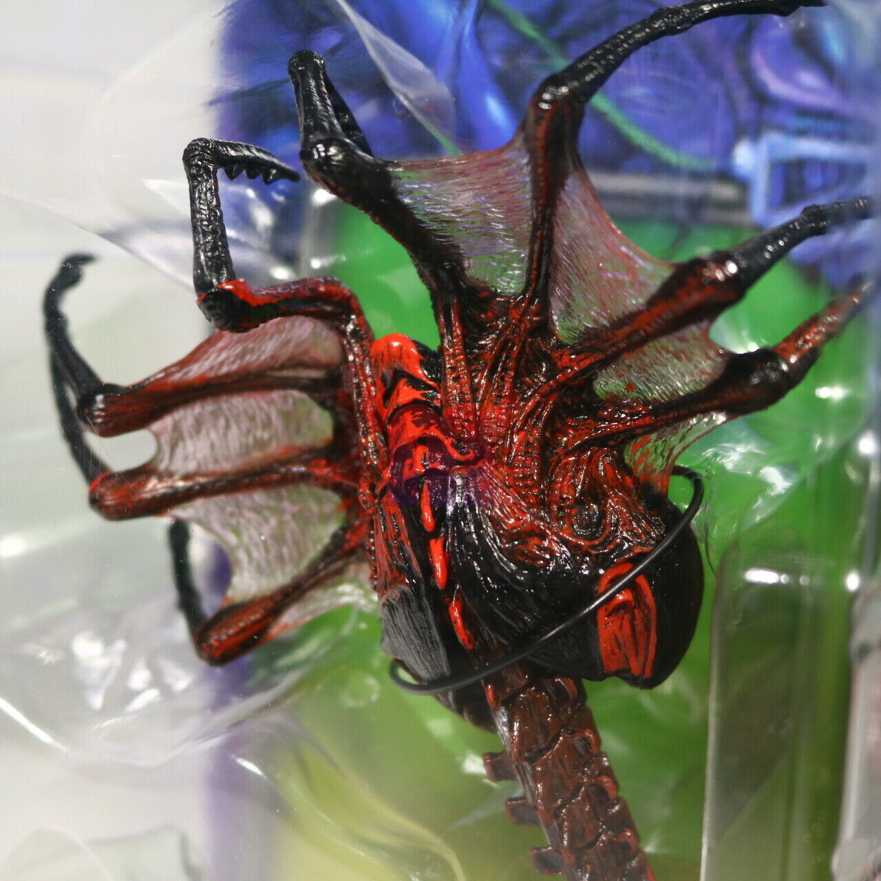 neca queen facehugger