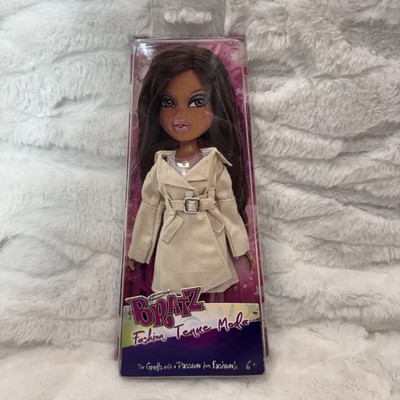 Bratz  Fashion Pack Outfit NEW Tan Trenchcoat & Pink Boots
