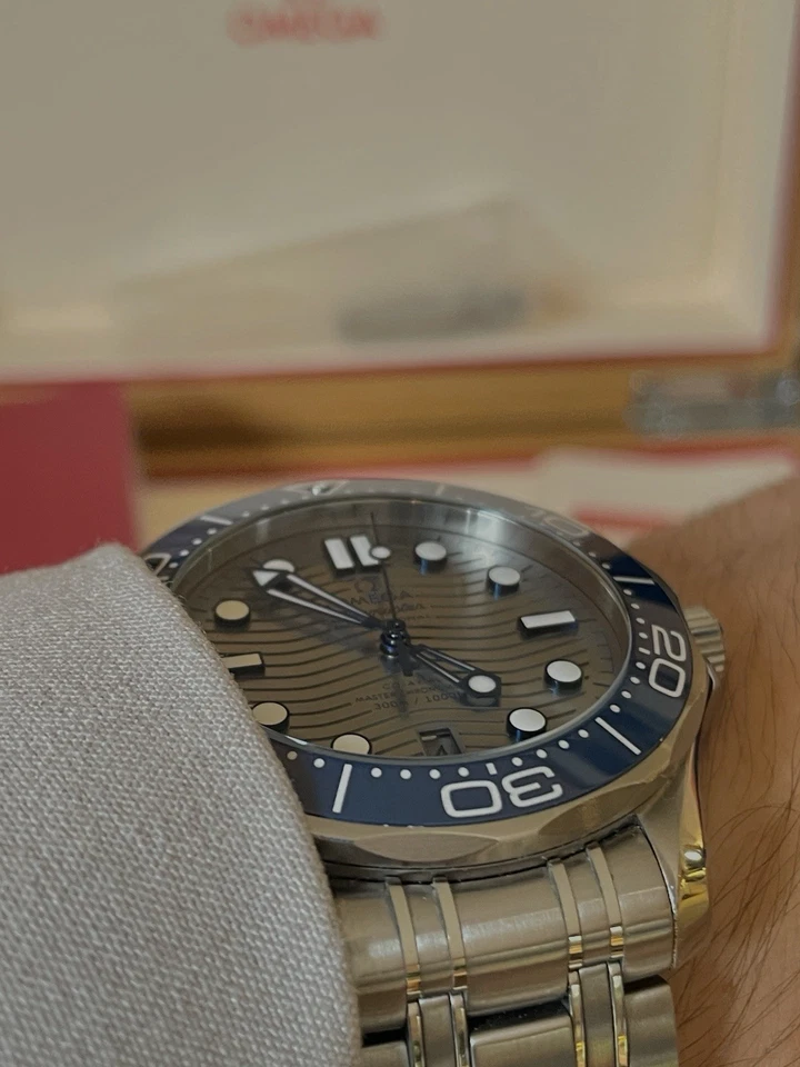 Omega Seamaster 42mm (2019) - Co-Axial Automatic Watch - Grey Dial, photo 2 of 5