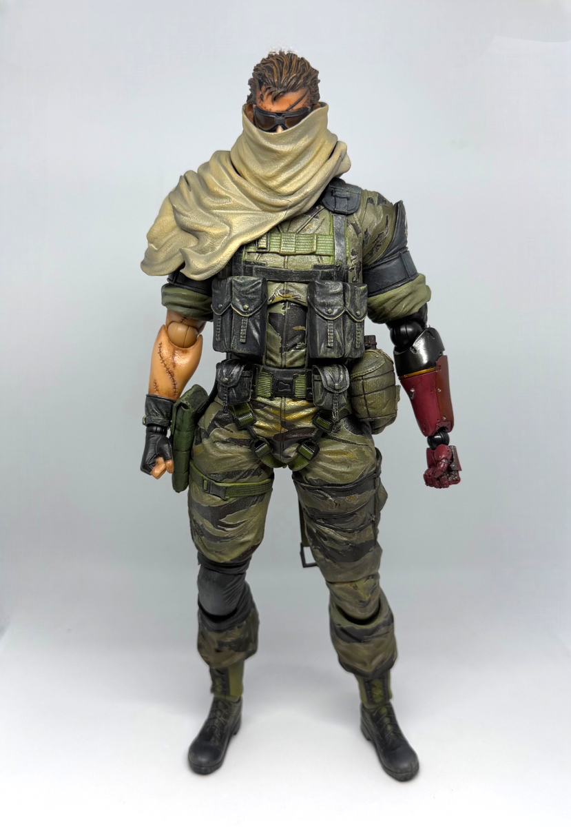 PLAY ARTS Figure Kai Arts Play Tiger Gold LE Snake Venom Solid Gear Metal フィギュア Snake Venom ゲームキャラクター