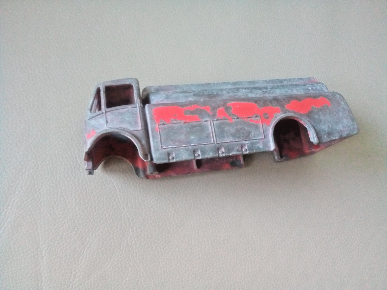 Dinky 591, AEC Tanker (Shell Chemicals) - Free Price Guide & Review