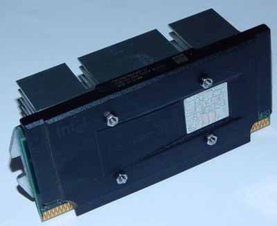 Intel Pentium 3 CPU 700 Mhz 700/256/100/1.65V S1 SL3XM Coppermine FSB100 Slot 1