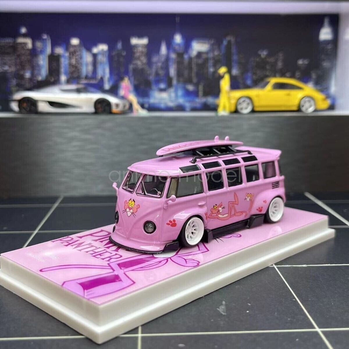 1:64 Flame Pink For T1 Van Camper Kombi Sports Diecast Metal Car