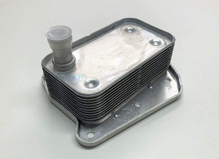 Refroidisseur d'huile moteur Mercedes-Benz CLK C209 A6481880001