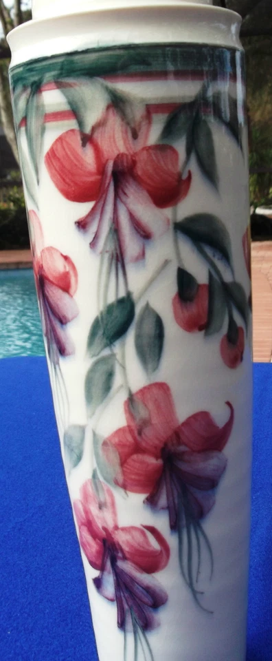 "Florero de porcelana floral fucsia hecho a mano y pintado a mano de 14"""  Foto 2 de 4