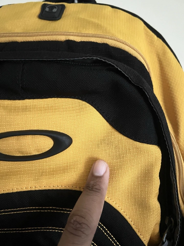 Vintage Y2K Oakley Flak Pack Backpack *HAS FLAWS* - Image 3 of 4